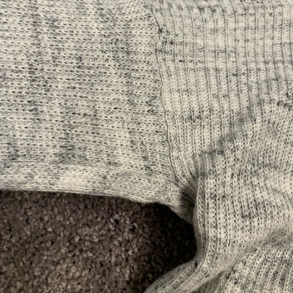 Sweater - Picture 4 of 7